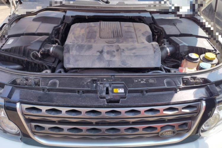 Used Land Rover Discovery 2016 3.0 SC Obsidian Black Heritage Edition HSE Engine Bay