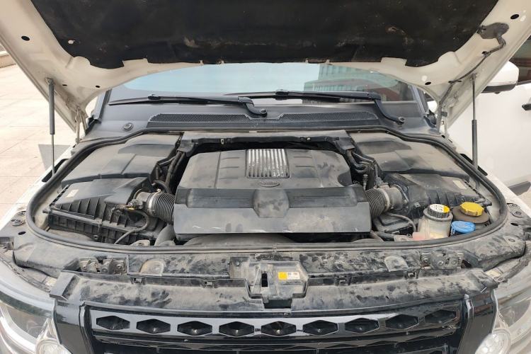 Used Land Rover Discovery 2016 3.0 SC V6 SE Engine Bay