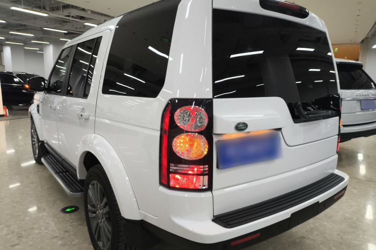 Used Land Rover Discovery 2016 3.0 SC Obsidian Black Heritage Edition HSE Exterior 2