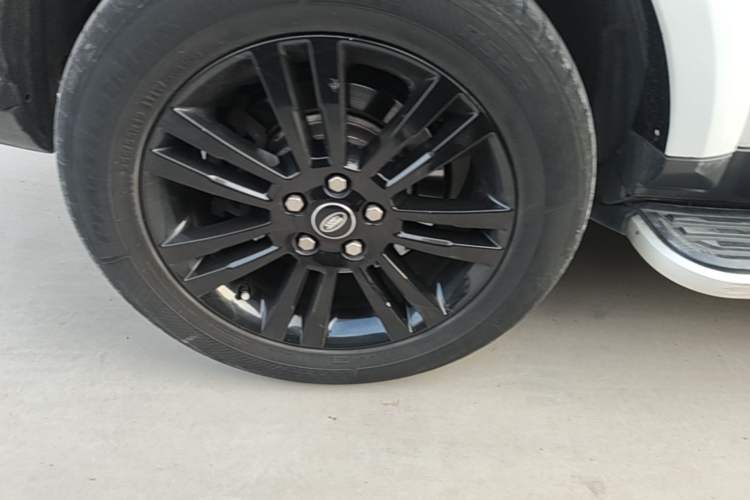 Used Land Rover Discovery 2016 3.0 SC V6 SE Exterior 5