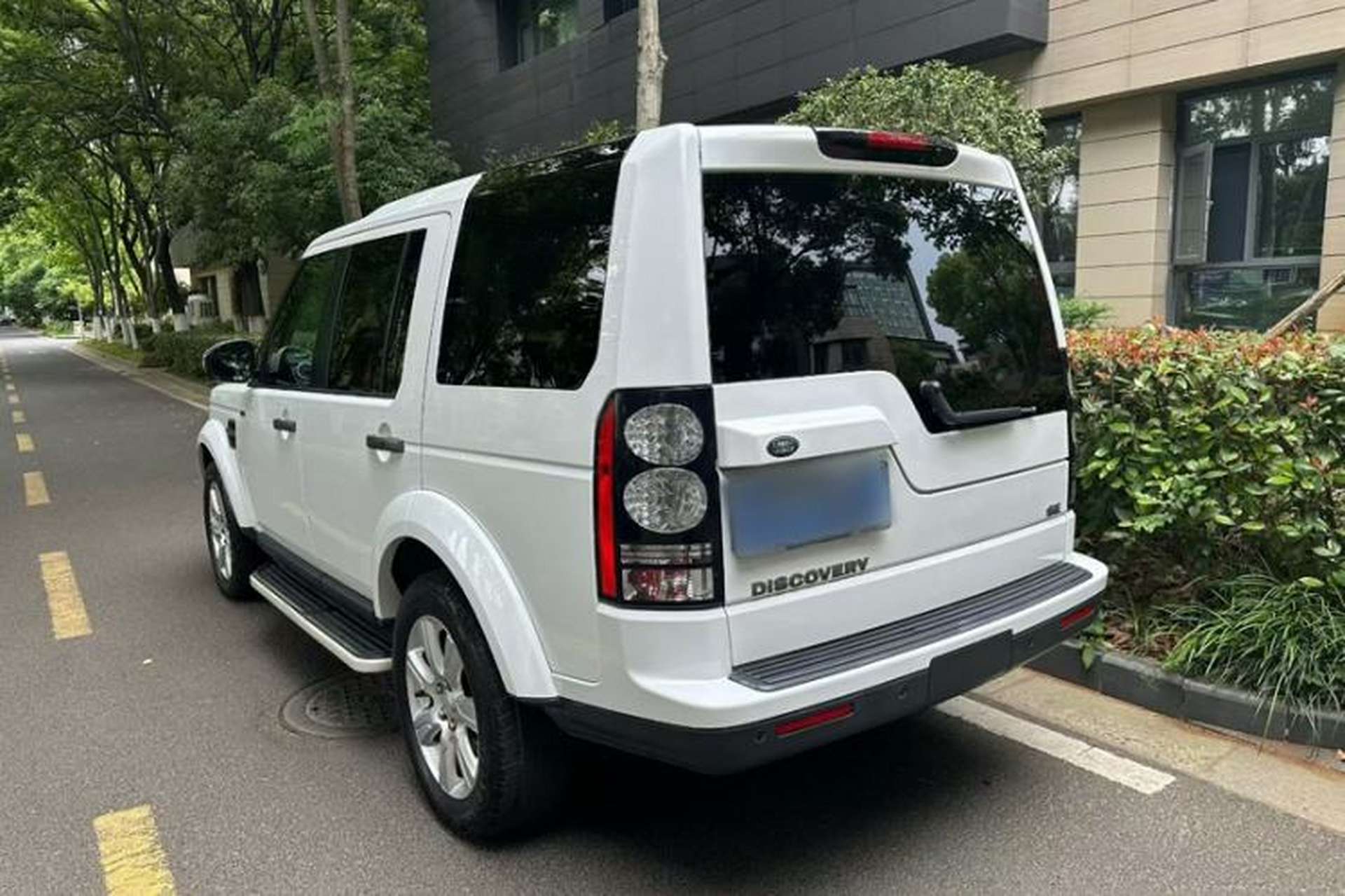 Used Land Rover Discovery 2016 3.0 SC V6 SE Exterior 6