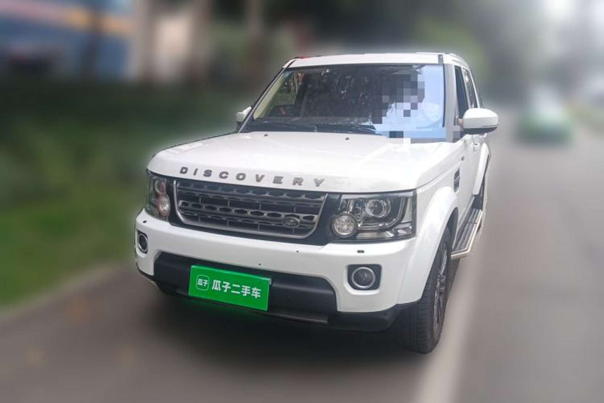 Used Land Rover Discovery 2016 3.0 SC Obsidian Black Heritage Edition HSE Front Left 45 Deg