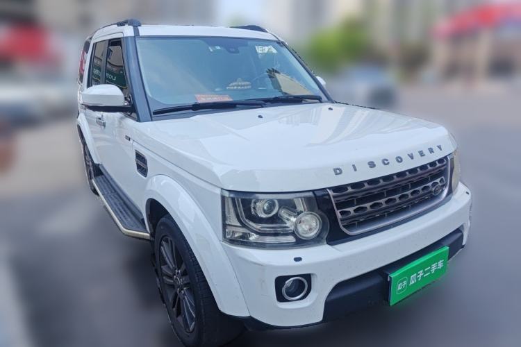 Used Land Rover Discovery 2016 3.0 SC Obsidian Black Heritage Edition SE Front Right 45 Deg