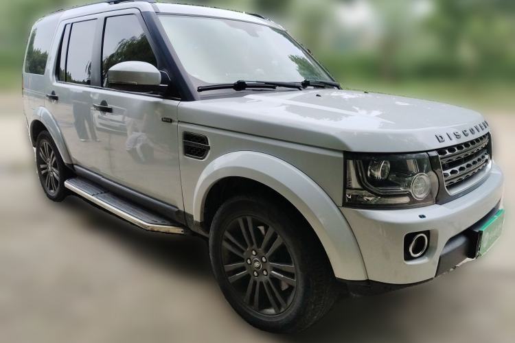 Used Land Rover Discovery 2016 3.0 SC Obsidian Black Heritage Edition SE Front Right 45 Deg