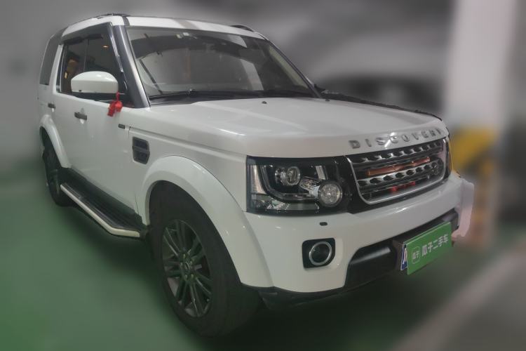 Used Land Rover Discovery 2016 3.0 SC Obsidian Black Heritage Edition SE Front Right 45 Deg