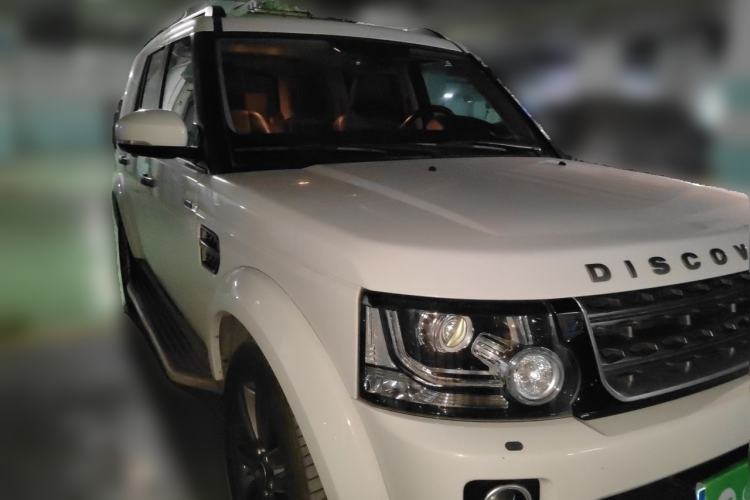 Used Land Rover Discovery  Front Right 45 Deg