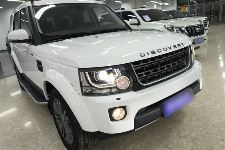 Used Land Rover Discovery 2016 3.0 SC Obsidian Black Heritage Edition HSE Front Right 45 Deg