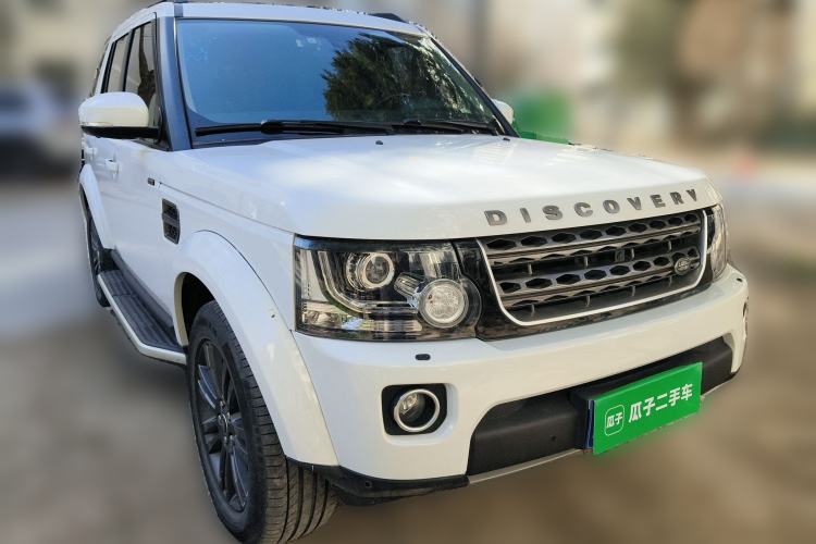 Used Land Rover Discovery 2016 3.0 SC Obsidian Black Heritage Edition HSE Front Right 45 Deg