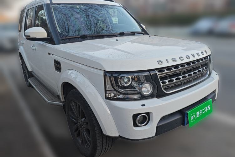 Used Land Rover Discovery 2016 3.0 SC V6 HSE Luxury Front Right 45 Deg