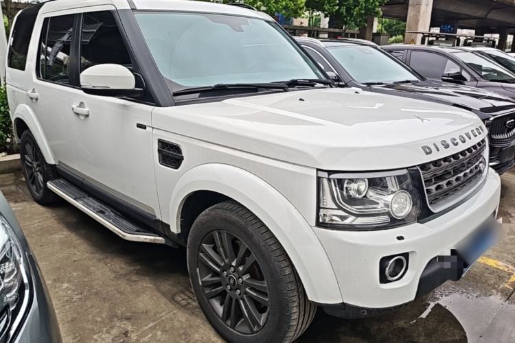Used Land Rover Discovery 2016 3.0 SC Obsidian Black Heritage Edition HSE Front Right 45 Deg