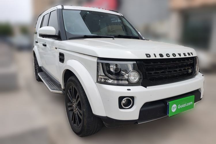 Used Land Rover Discovery 2016 3.0 SC V6 SE Front Right 45 Deg