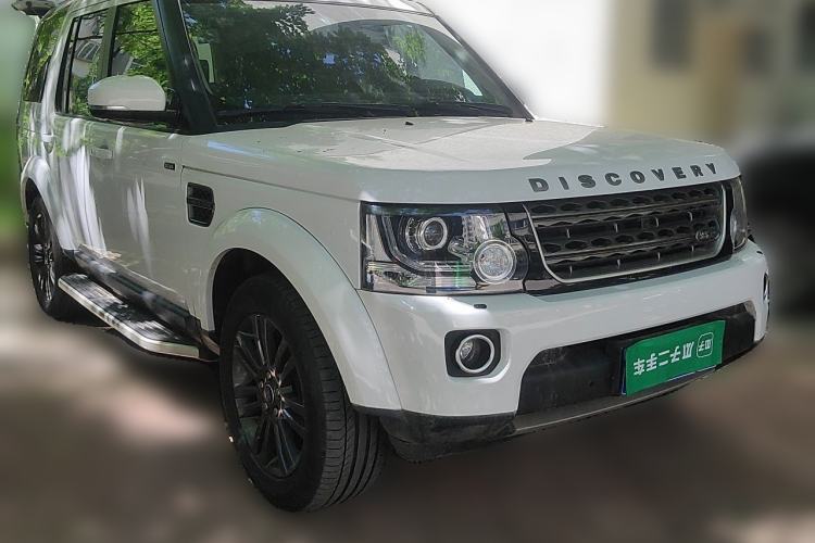 Used Land Rover Discovery 2016 3.0 SC Obsidian Black Heritage Edition HSE Front Right 45 Deg