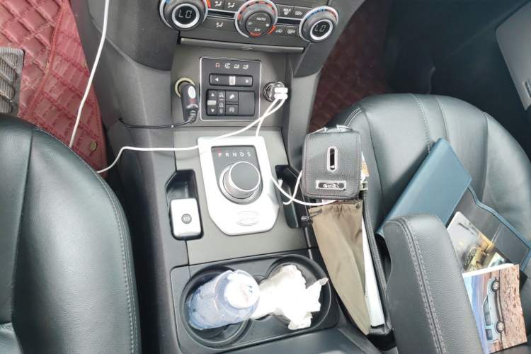 Used Land Rover Discovery 2016 3.0 SC V6 SE Gear Lever