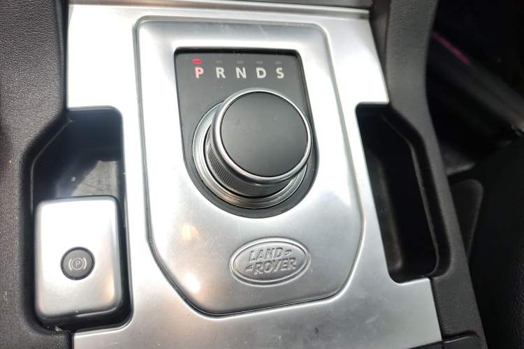 Used Land Rover Discovery 2016 3.0 SC V6 SE Gear Lever