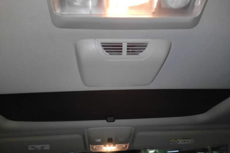 Used Land Rover Discovery  Headliner