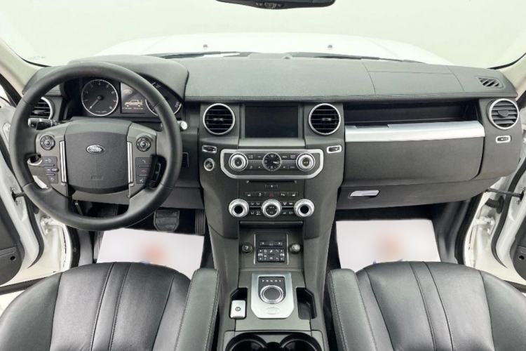 Used Land Rover Discovery 2016 3.0 SC V6 HSE Interior 1