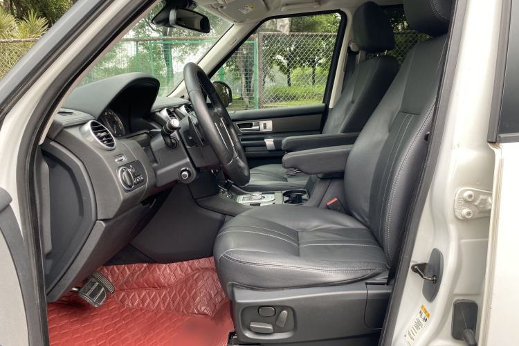 Used Land Rover Discovery 2016 3.0 SC Obsidian Black Heritage Edition HSE Interior 1