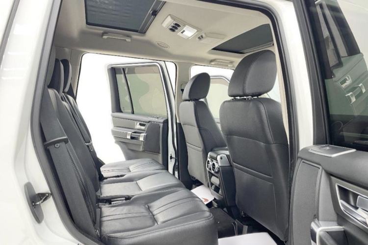 Used Land Rover Discovery 2016 3.0 SC V6 HSE Interior 11