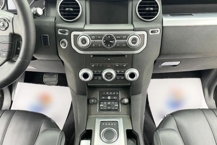 Used Land Rover Discovery 2016 3.0 SC V6 HSE Interior 3
