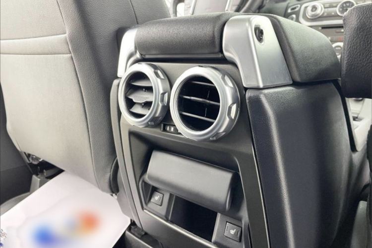 Used Land Rover Discovery 2016 3.0 SC V6 HSE Interior 4