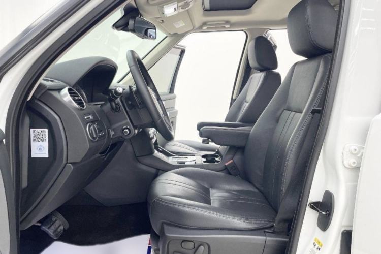 Used Land Rover Discovery 2016 3.0 SC V6 HSE Interior 5