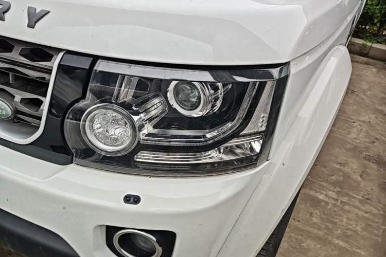 Used Land Rover Discovery 2016 3.0 SC Obsidian Black Heritage Edition HSE Left Front Headlight