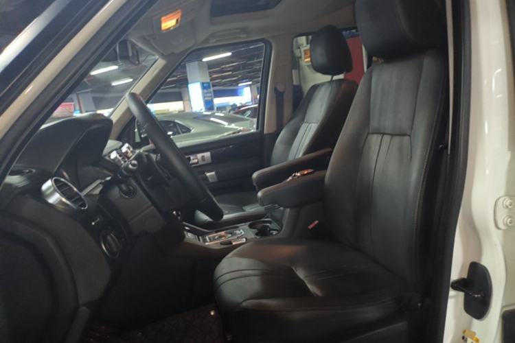 Used Land Rover Discovery 2016 3.0 SC V6 SE Left Front Seat