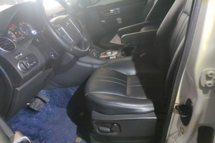 Used Land Rover Discovery 2016 3.0 SC V6 HSE Left Front Seat