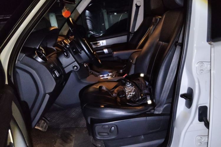 Used Land Rover Discovery 2016 3.0 SC V6 HSE Left Front Seat