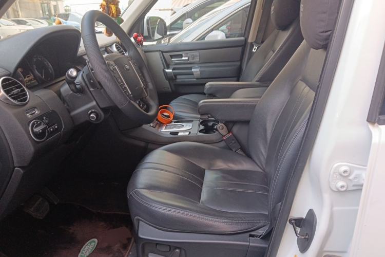Used Land Rover Discovery 2016 4th Generation 3.0 SC Black Edition Collection HSE Left Front Seat