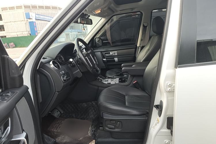 Used Land Rover Discovery 2016 3.0 SC V6 SE Left Front Seat