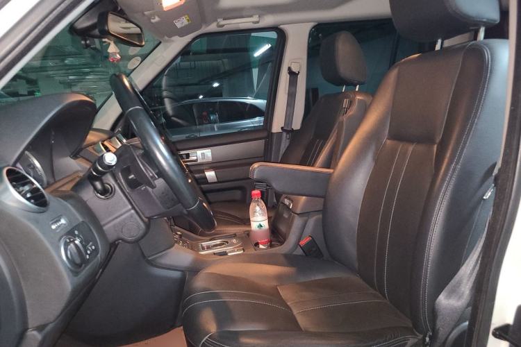Used Land Rover Discovery 2016 3.0 SC V6 SE Left Front Seat