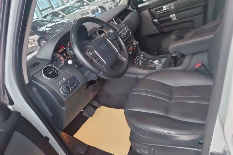Used Land Rover Discovery 2016 3.0 SC V6 SE Left Front Seat