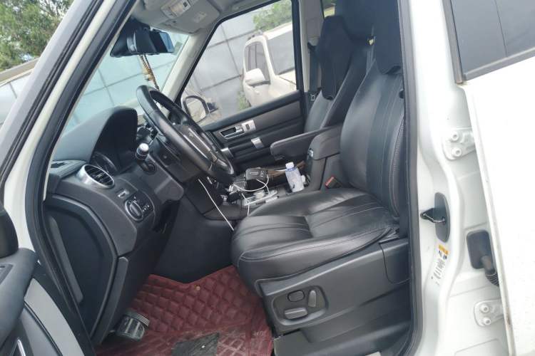 Used Land Rover Discovery 2016 3.0 SC V6 SE Left Front Seat