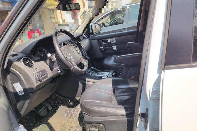 Used Land Rover Discovery 2016 3.0 SC Obsidian Black Heritage Edition HSE Left Front Seat