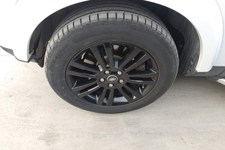 Used Land Rover Discovery 2016 3.0 SC V6 SE Left Front Wheel Hub