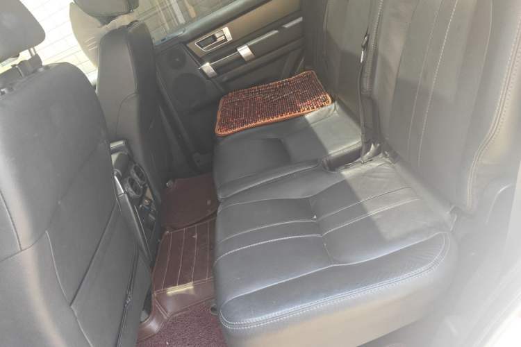 Used Land Rover Discovery  Left Rear Seat