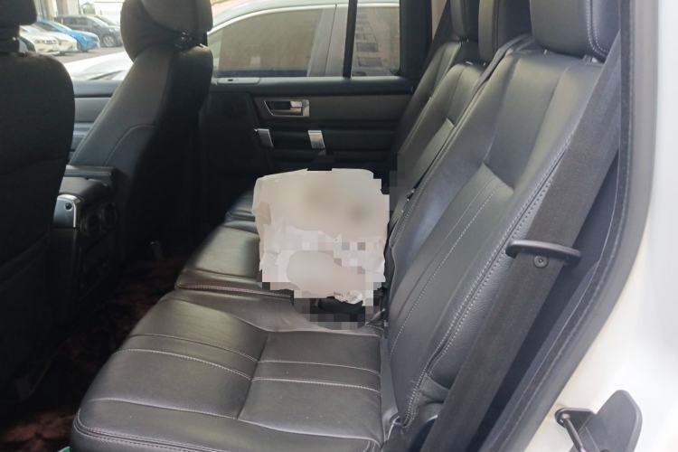 Used Land Rover Discovery 2016 4th Generation 3.0 SC Black Edition Collection HSE Left Rear Seat