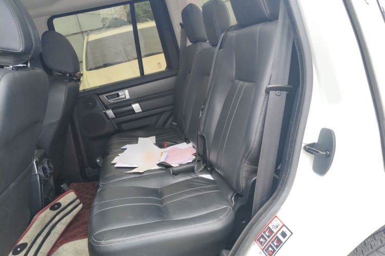 Used Land Rover Discovery 2016 3.0 SC V6 SE Left Rear Seat