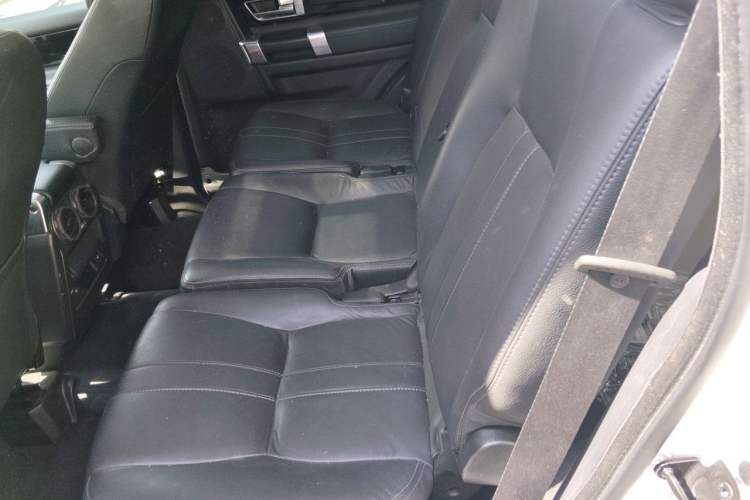 Used Land Rover Discovery  Left Rear Seat