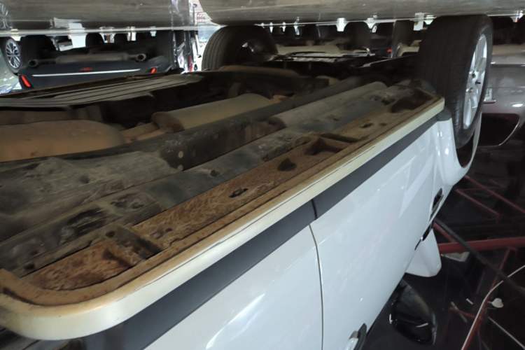 Used Land Rover Discovery 2016 3.0 SC V6 SE Left Side Sill