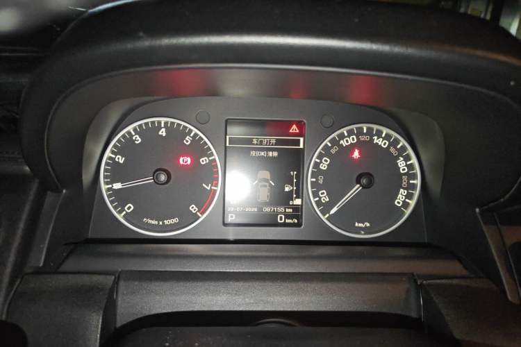 Used Land Rover Discovery  Odometer Close Up