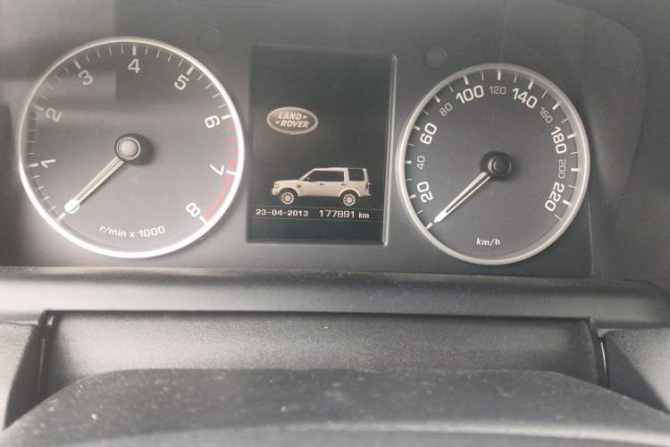 Used Land Rover Discovery  Odometer Close Up