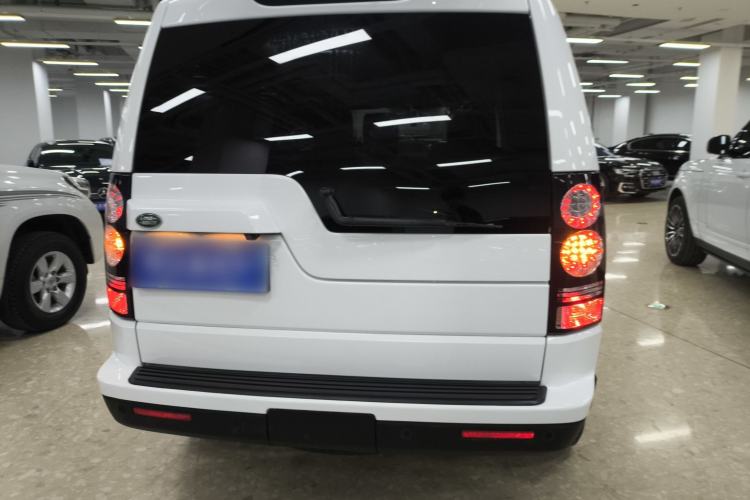 Used Land Rover Discovery 2016 3.0 SC Obsidian Black Heritage Edition HSE Rear