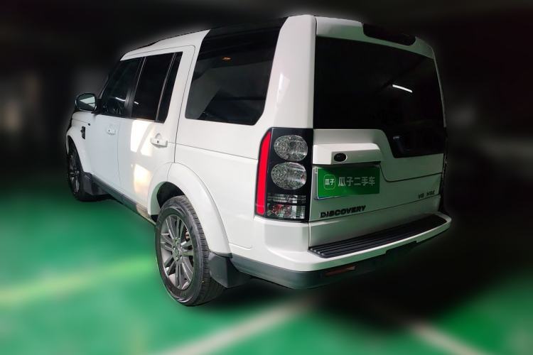 Used Land Rover Discovery 2016 3.0 SC Obsidian Black Heritage Edition HSE Rear Left 45 Deg