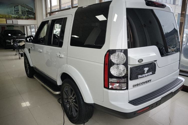 Used Land Rover Discovery 2016 3.0 SC Obsidian Black Heritage Edition HSE Rear Left 45 Deg