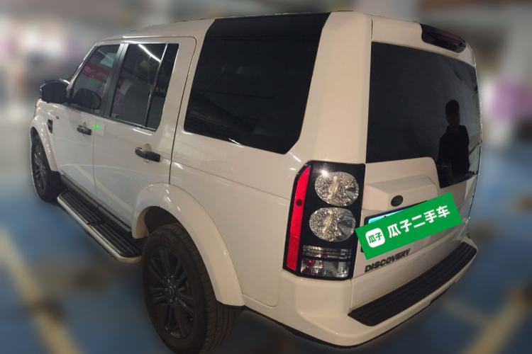 Used Land Rover Discovery 2016 3.0 SC V6 SE Rear Left 45 Deg
