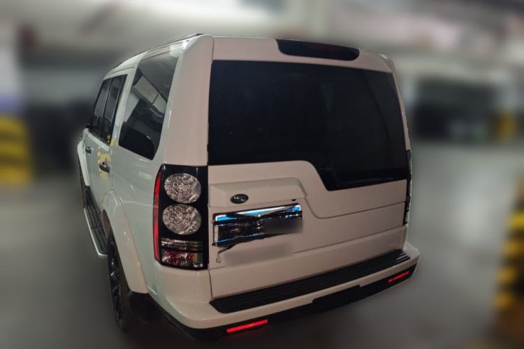 Used Land Rover Discovery 2016 3.0 SC Obsidian Black Heritage Edition SE Rear Left 45 Deg