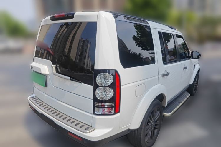 Used Land Rover Discovery 2016 3.0 SC Obsidian Black Heritage Edition SE Rear Right 45 Deg