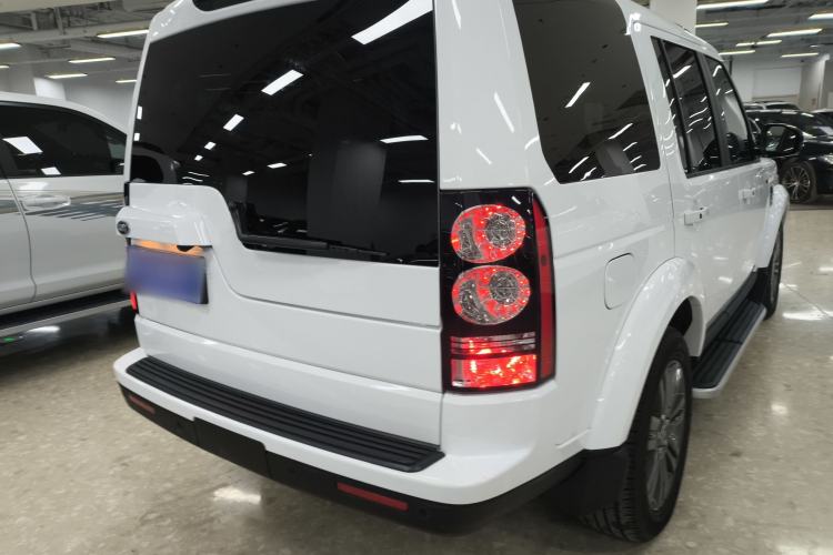 Used Land Rover Discovery 2016 3.0 SC Obsidian Black Heritage Edition HSE Rear Right 45 Deg